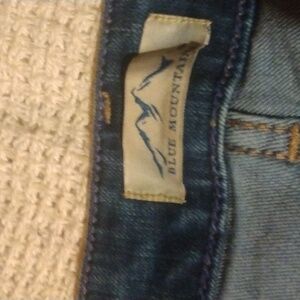 Blue Mountain Brand Women's Jeans Size 12 boot cut dark blue high waist